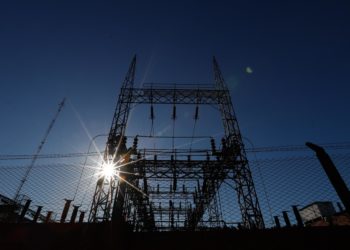El sistema eléctrico está restablecido en Argentina tras apagón masivo