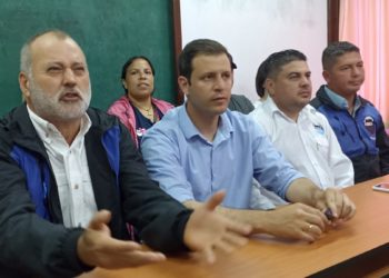 Dirigente nacional de Fuerza Vecinal desmiente renuncia de 120 militantes en el Táchira 