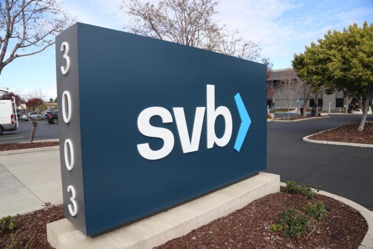 Vista de la sede principal del Silicon Valley Bank (SVB) en Santa Clara, California (EE.UU.), el 13 de marzo de 2023. EFE/George Nikitin