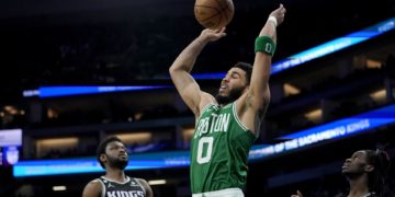 Los 76ers, a ‘playoffs’; Tatum iguala a Bird y Paul George sufre una grave lesión