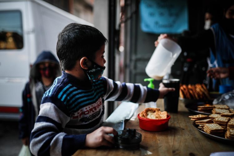 La asistencia alimentaria del PMA en Venezuela está dirigida a niños de entre seis meses y seis años de edad. Fotografía de archivo. EFE/Juan Ignacio Roncoroni