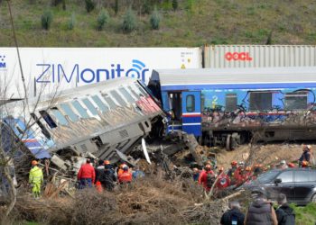 Huelga y protestas tras el choque de dos trenes con ya 42 muertos en Grecia