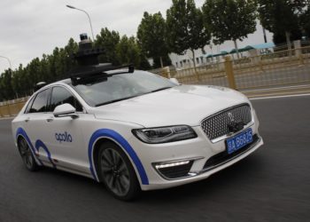 Pekín autoriza primer servicio comercial de coches autónomos sin supervisor