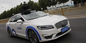 Pekín autoriza primer servicio comercial de coches autónomos sin supervisor