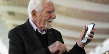 Martin Cooper: «El móvil es una extensión de la persona. Y es solo el inicio»
