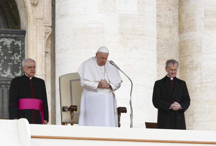 El papa Francisco agradeció hoy a las mujeres "su compromiso en la construcción de una sociedad más humana" EFE/EPA/MAURIZIO BRAMBATTI