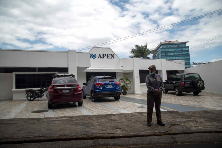 Vista de la fachada del edificio de la Asociación de Productores y Exportadores de Nicaragua (APEN), en Managua (Nicaragua), este 7 de marzo de 2023. EFE/ STR