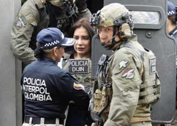 Llega a Bogotá deportada desde Venezuela excongresista que se fugó de prisión