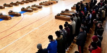 Se elevan a 70 las víctimas del naufragio de Calabria, 16 de ellas niños