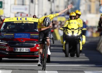 Pogacar se adjudica a lo grande la París-Niza y mete miedo
