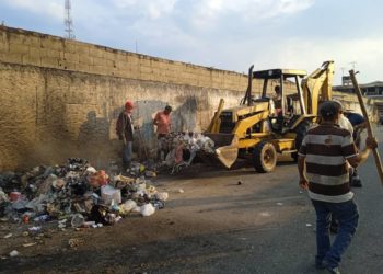 Realizan operativo de limpieza en calles de Sabana de Mendoza y Valmore Rodríguez