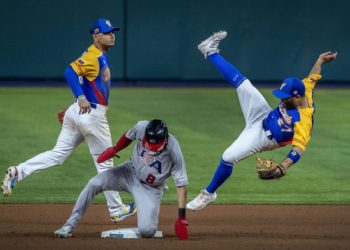 Altuve, operado de su fractura en un dedo de la mano derecha