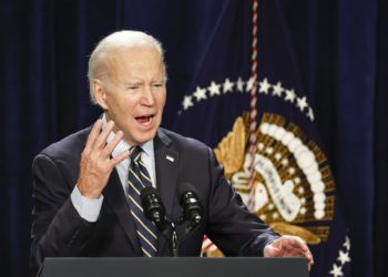 Biden firma una orden que limita el uso de «spyware» por parte de la Inteligencia