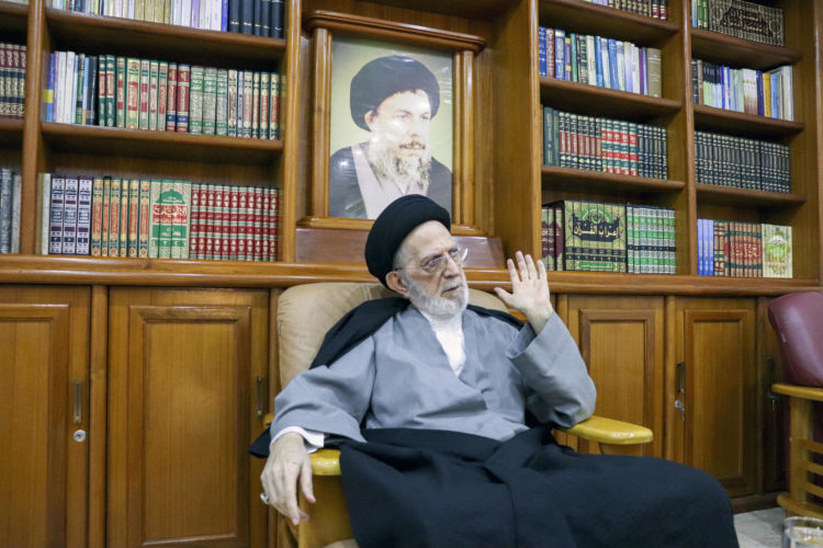 Mohamed al Haydari, un destacado erudito de la rama chií del islam, la mayoritaria en Irak pero cuyos ritos estuvieron prohibidos durante la dictadura suní de Sadam Husein. EFE/Carles Grau Sivera