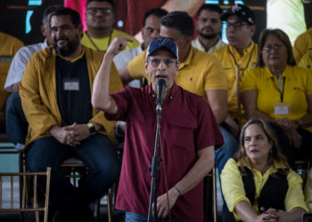 Capriles lanza su candidatura para las primarias presidenciales