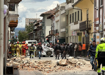 Trece fallecidos y 126 heridos por el sismo de magnitud 6,5 en Ecuador