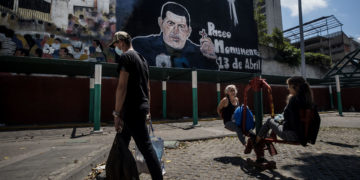 Zelaya y Morales visitan Venezuela por los 10 años de la muerte de Chávez