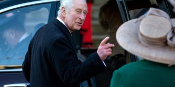 Carlos III planea retirar a Enrique y Meghan su residencia en Windsor