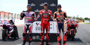 Bagnaia vence «al sprint» y Martín y Márquez acaban en el podio en Portimao
