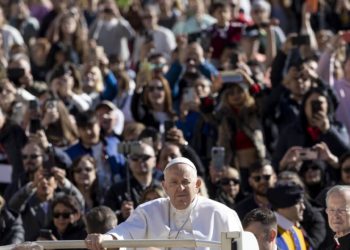 El papa amenaza con el «infierno» a los fieles «presuntuosos» que juzgan