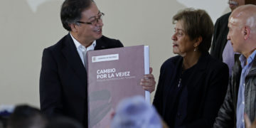 El Gobierno colombiano presenta su reforma pensional para «dignificar la vejez»