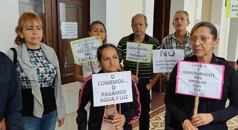 Habitantes y vendedores de zonas comerciales del Táchira han denunciado incremento de más del 500% en el servicio de agua potable. Foto: Mariana Duque
