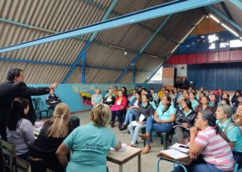 Dirección de Educación brinda asesoría a docentes de Córdoba