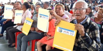 Alcaldía entregó 219 títulos de tierras a habitantes de urbanización Don Rómulo Betancourt en Valera