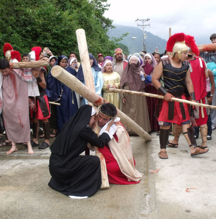 En Semana Santa San Genaro con su viacrucis te invita a caminar por sus montañas / Por Luis Huz Ojeda