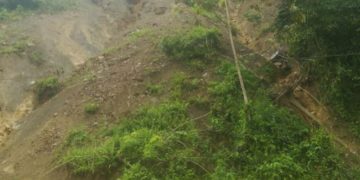 Continúa activo el derrumbe en el sector La Chicharronera