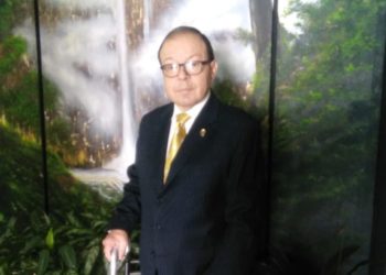 Dr. Antonio Villavicencio denuncia situación irregular en servicio de diálisis privado