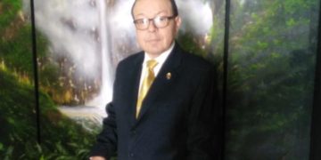 Dr. Antonio Villavicencio denuncia situación irregular en servicio de diálisis privado