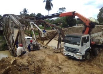 Gobernación de Mérida inició desmontaje del puente Onia