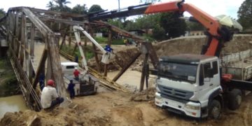 Gobernación de Mérida inició desmontaje del puente Onia