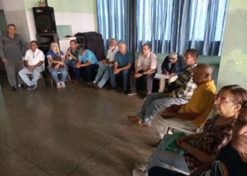 Gremios de salud y educación se reúnen por la dignidad laboral