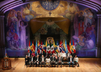 Colombia reconoce estatus político de ELN al cierre de ciclo de México