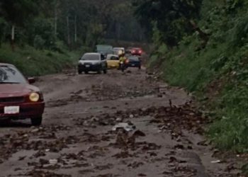 Lodo, piedras y escombros dejan las lluvias en la Bajada del Río