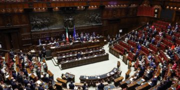 El Parlamento italiano recibe propuestas contra los vientres de alquiler extranjeros