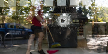 Disparan contra el negocio de la familia de la esposa de Messi en Argentina