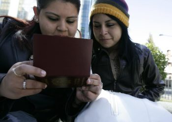EE.UU. sube los precios de las visas de turistas, estudiantes y trabajadores temporales