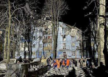 Al menos 4 muertos y 5 desaparecidos en un ataque ruso en la ciudad ucraniana de Zaporiyia