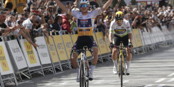 Evenepoel vence en Barcelona; Roglic se lleva la Volta a Catalunya