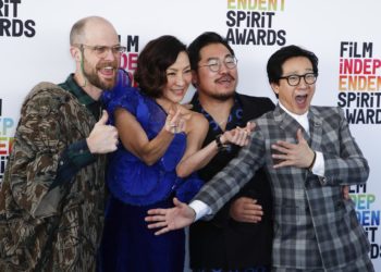 «Everything Everywhere All at Once» lídera los premios Spirit rumbo al Óscar