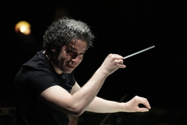 Imagen de archivo del director de orquesta venezolano Gustavo Dudamel. EFE/ Alejandro García