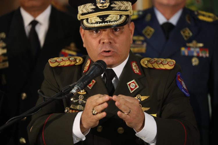 Fotografía de archivo en la que se registró al ministro de Defensa de Venezuela, Vladimir Padrino López, en Caracas (Venezuela). EFE/Miguel Gutiérrez
