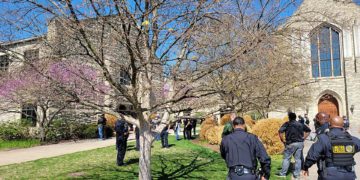 Tres niños, tres adultos y la atacante, muertos en tiroteo de EE.UU.