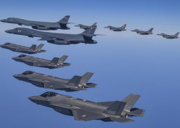 Seúl y Washington despliegan bombardero estratégico tras test norcoreano