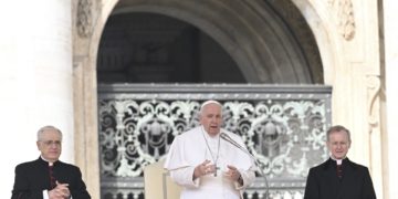 El papa : El agua no puede ser objeto de derroche, abuso o motivo de guerras