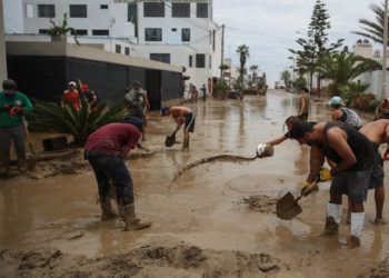 Ministros de Perú viajan al norte para atender la emergencia por las fuertes lluvias
