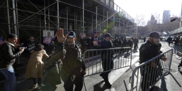 Trump pide a sus seguidores unidad en la «defensa pacífica» de su movimiento